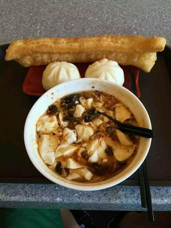 明天去石家莊出差，有啥好吃的好玩的地方？求推薦？